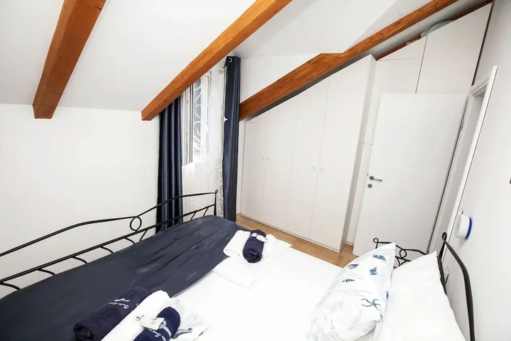 Room 3 of 12