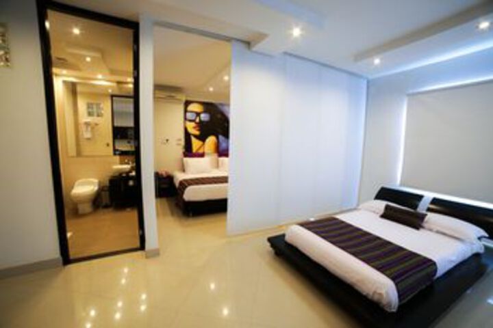 Room 15 of 34