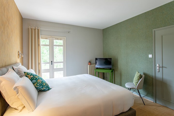 Room 10 of 36