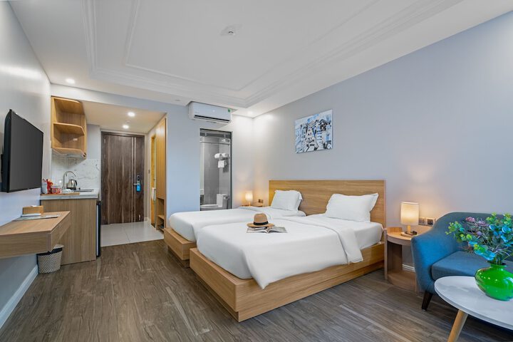 Room 12 of 85