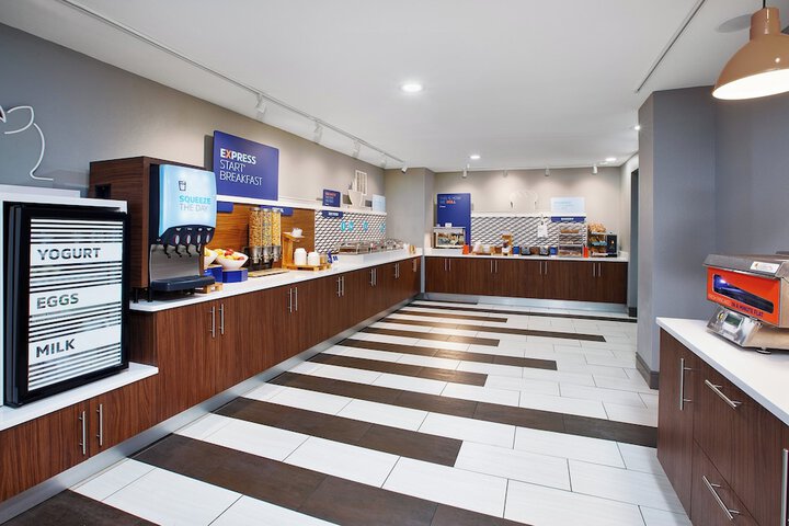 Breakfast/Coffee Service 40 of 45