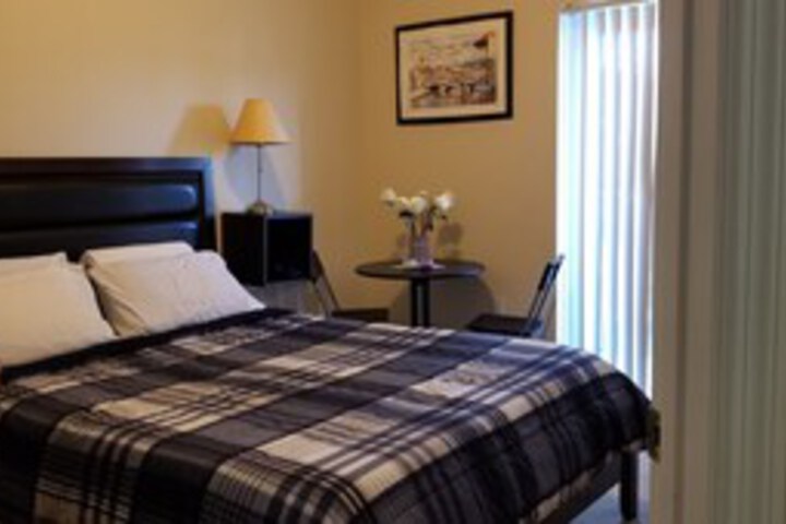 Room 25 of 28