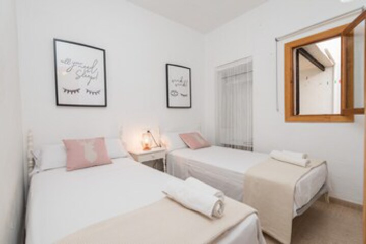 Room 16 of 19