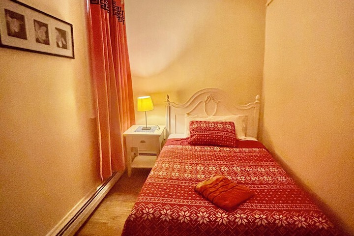 Room 10 of 22