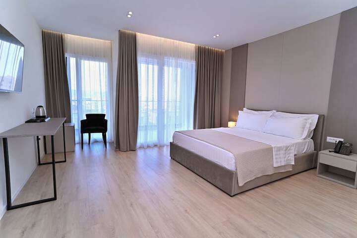 Room 4 of 26