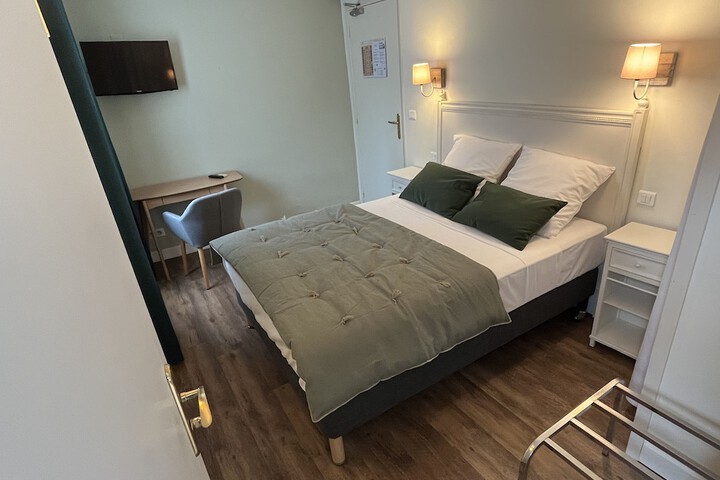 Room 5 of 50