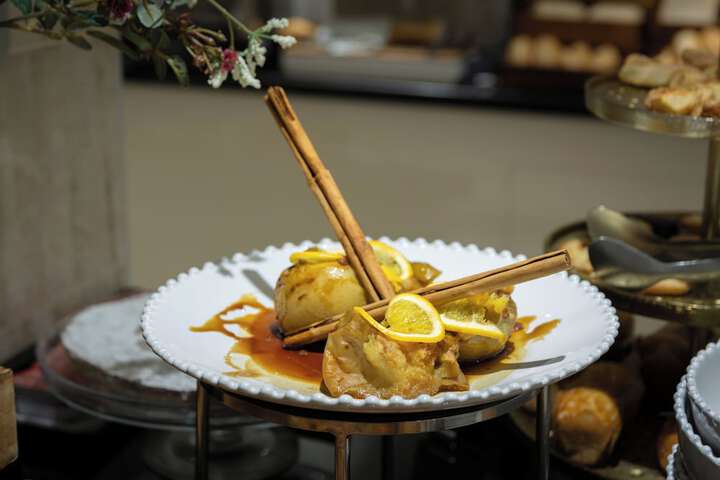 Dining 52 of 62