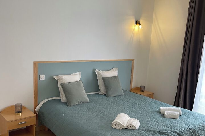 Room 15 of 37
