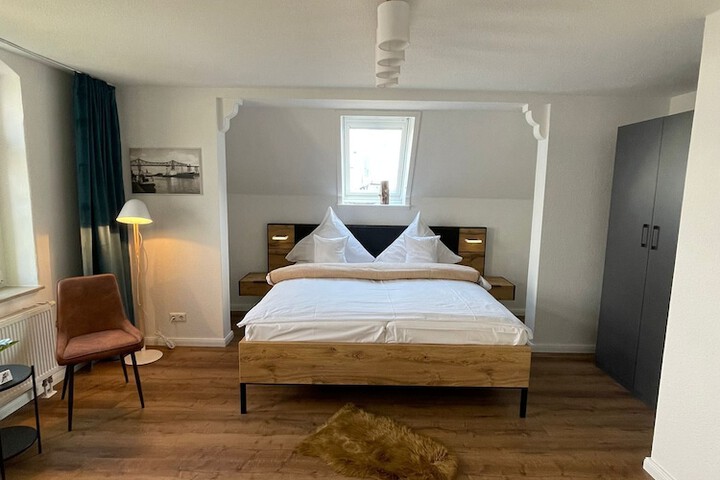 Room 14 of 114