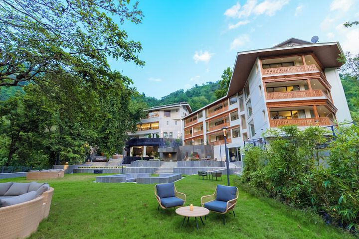 Hotel Exterior 106 of 113