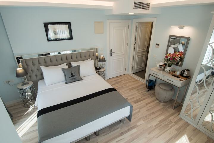 Room 9 of 62