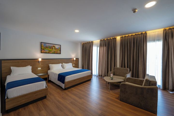 Room 10 of 75