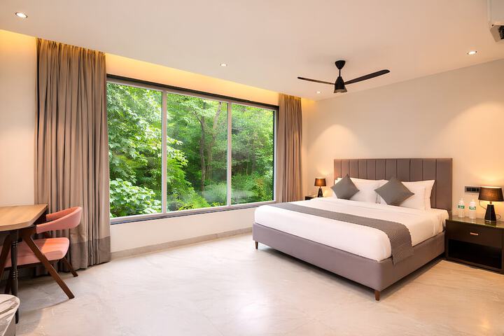 Room 3 of 7