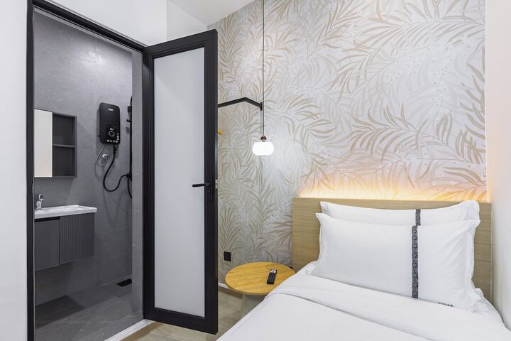Room 73 of 139