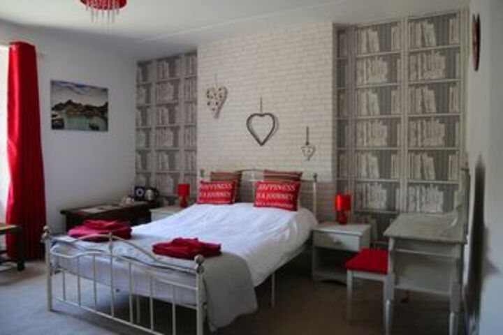 Room 11 of 11