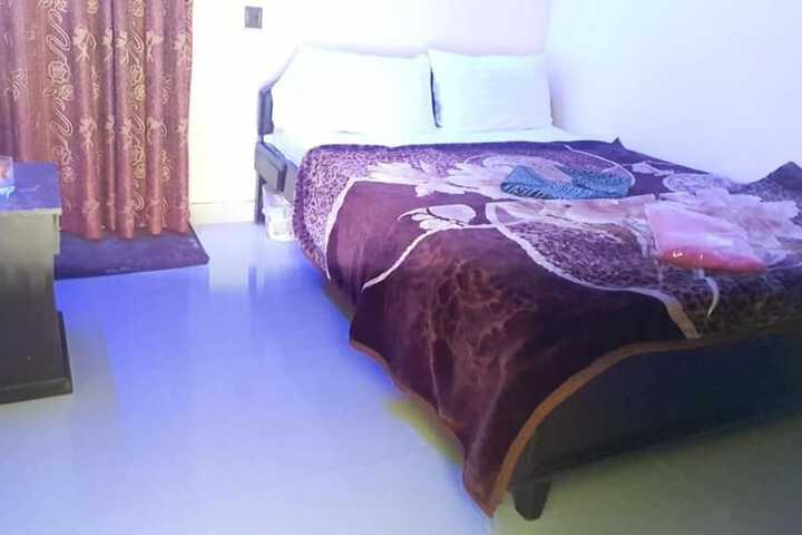 Room 29 of 33