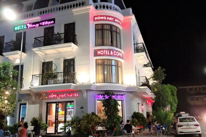 Exterior of Hong Hac Hotel