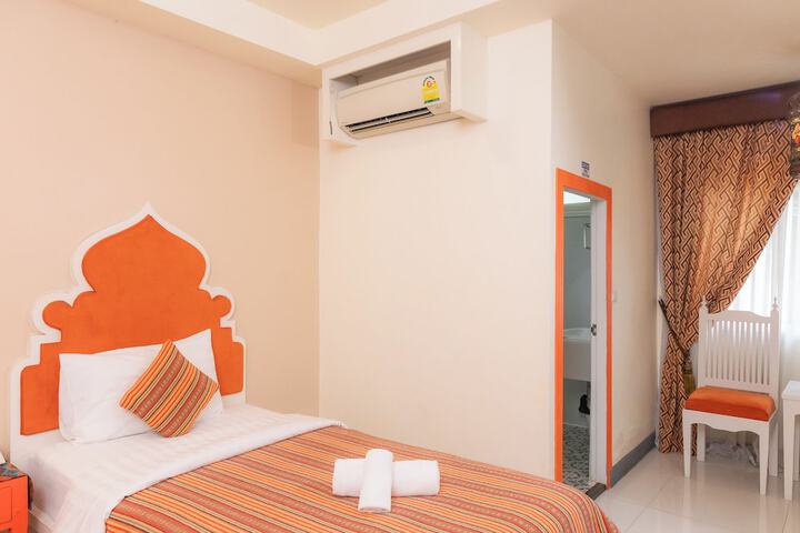 Room 42 of 79