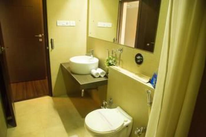 Room 2 of 17