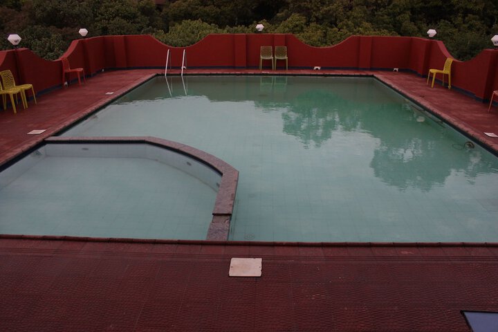 Pool Hotel