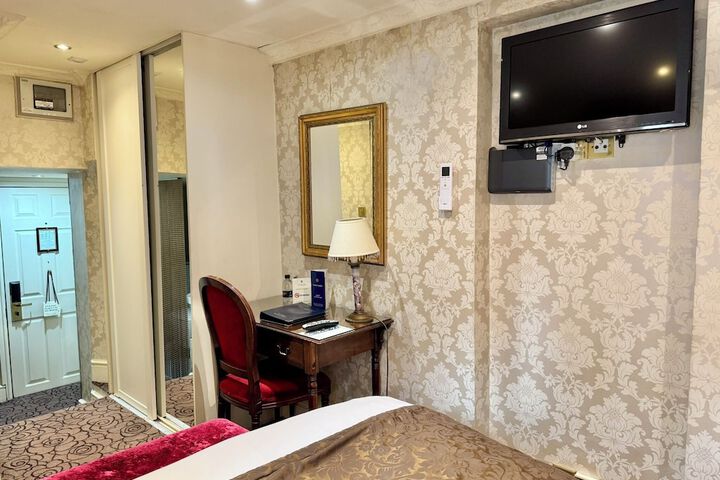 Room 46 of 97