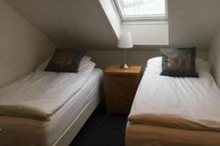 Room 27 of 49