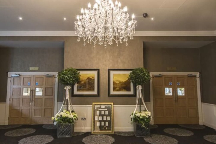 Ballroom/Hall 94 of 111