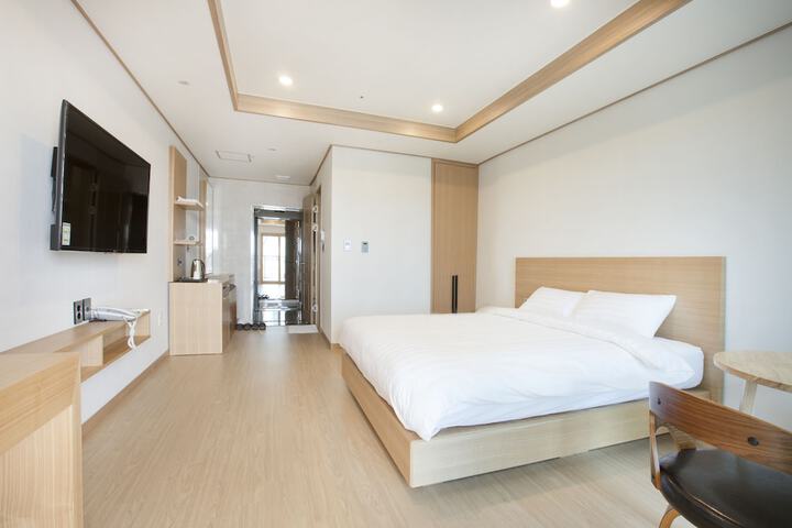 Room 7 of 35