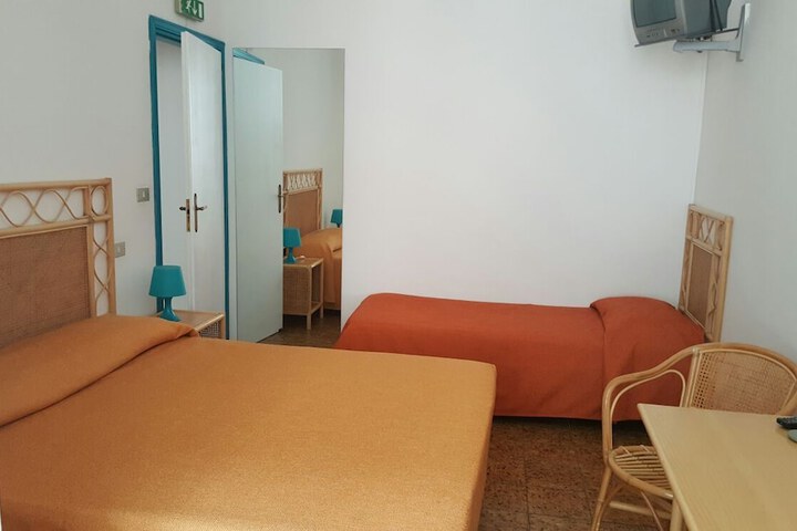Room 10 of 60