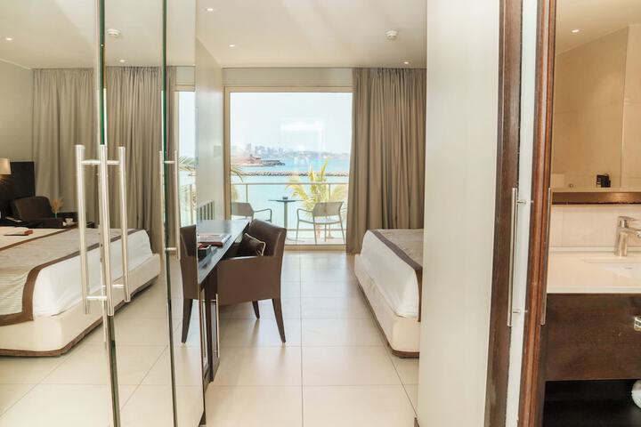 Room 7 of 75