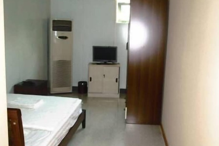 Room 32 of 63
