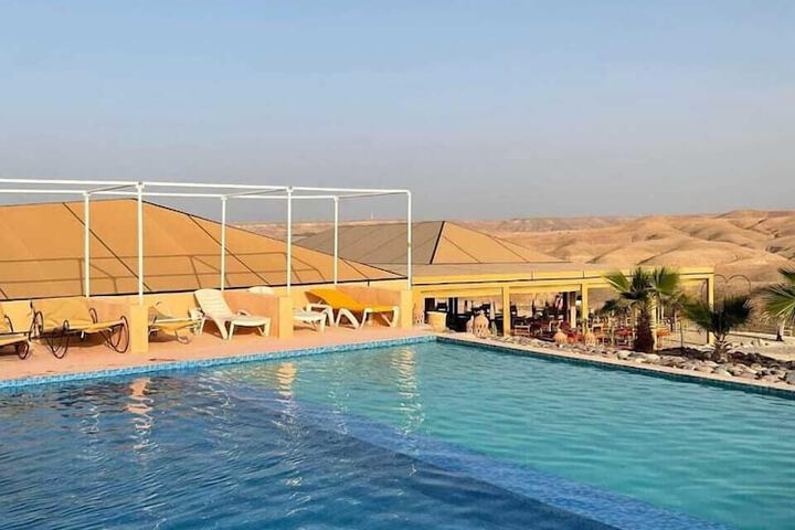 Pool 16 of 29