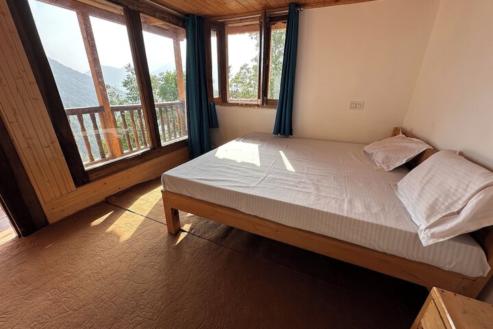 Room 9 of 20