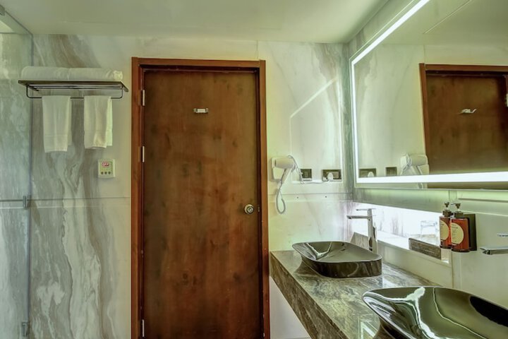 Room 43 of 58