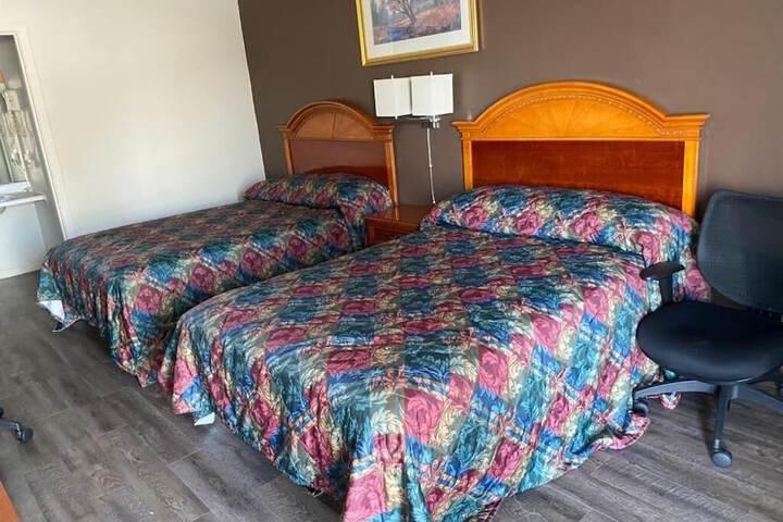 Room 4 of 28