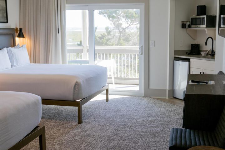 Room 42 of 220