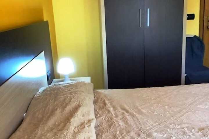 Room 10 of 73