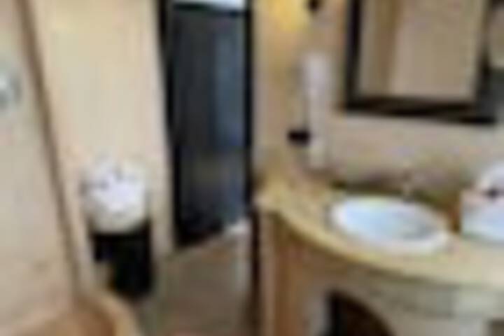 Room 125 of 435