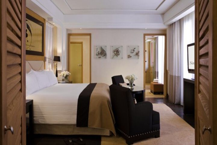 Room 5 of 7