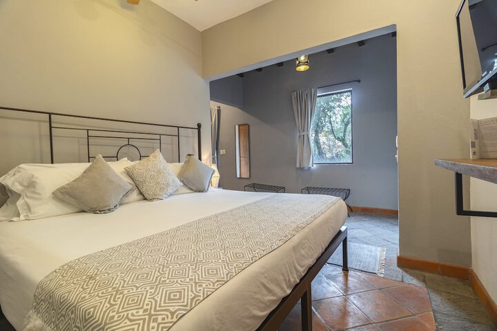Room 28 of 148