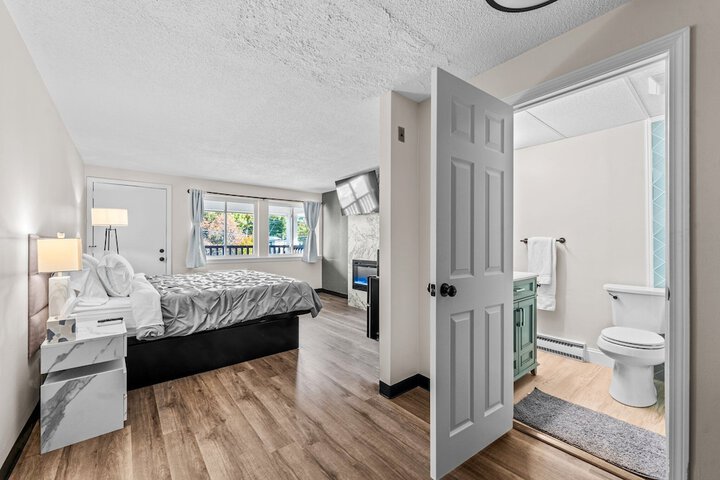Room 10 of 77