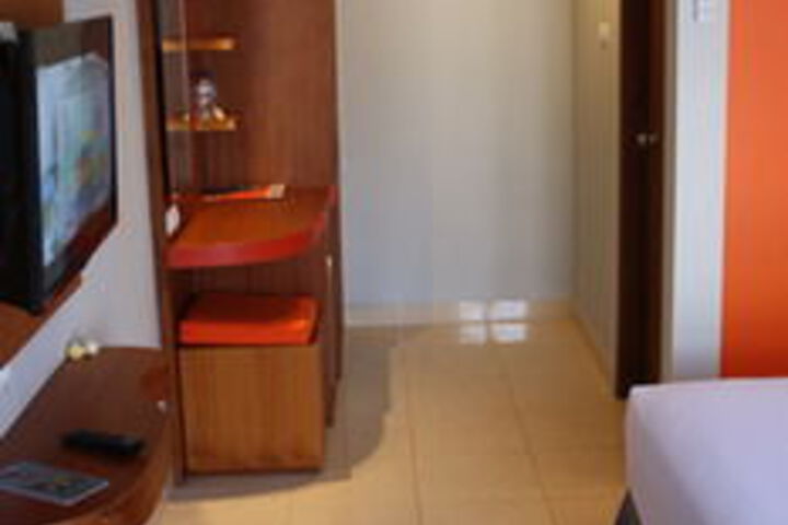 Room 11 of 15