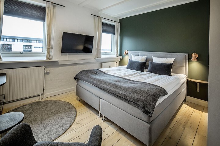 Room 13 of 40
