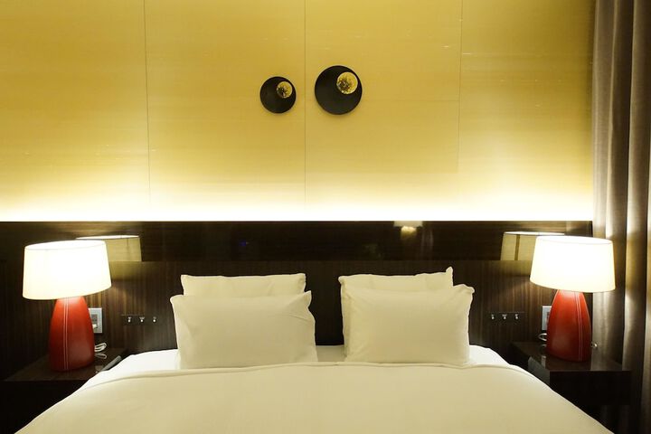 Room 27 of 68