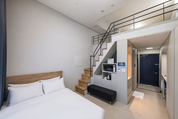 Room 2 of 29