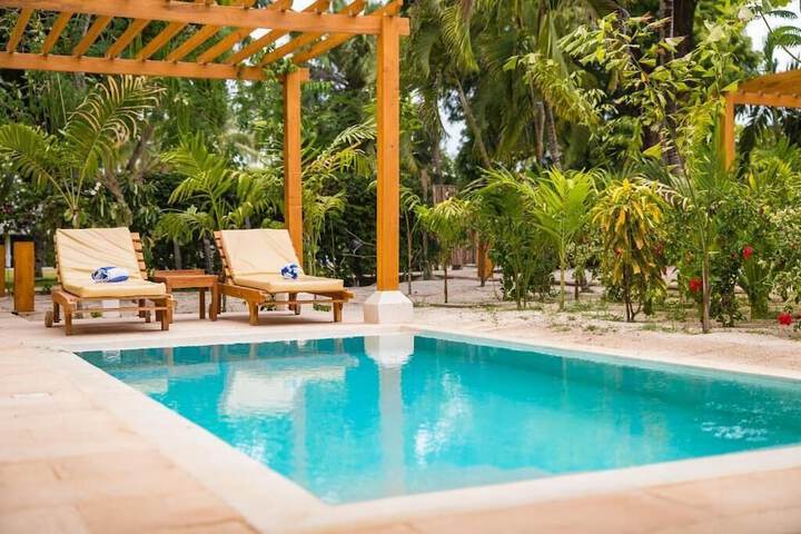Pool 44 of 136