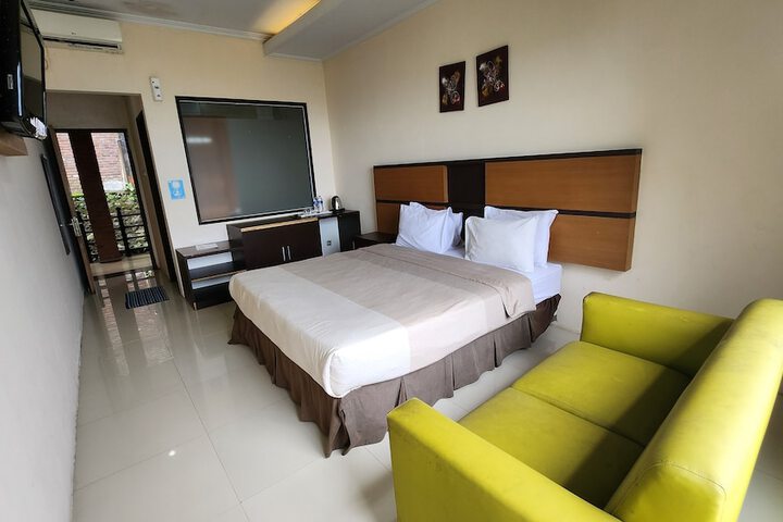 Room 55 of 184