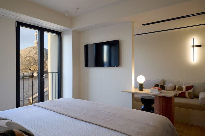 Room 27 of 50