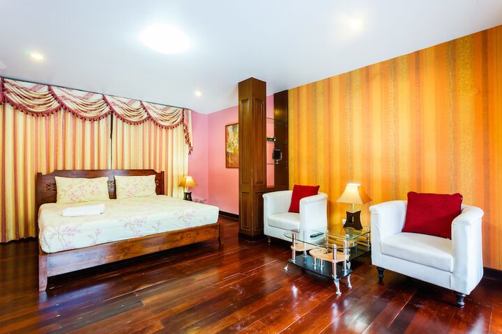 Room 12 of 20