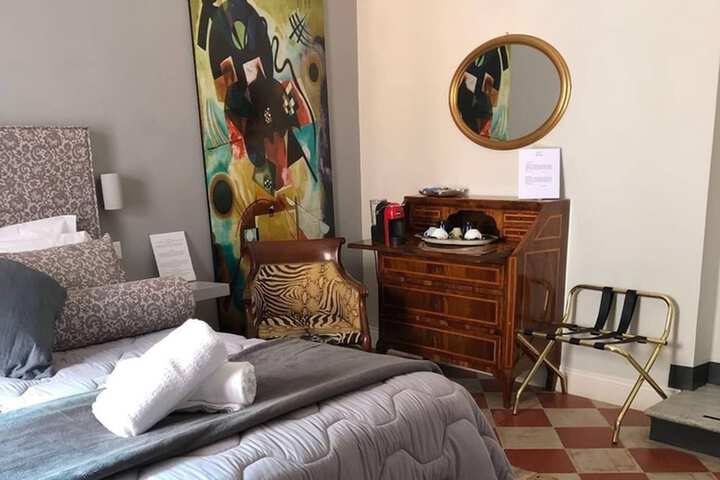 Room 5 of 37